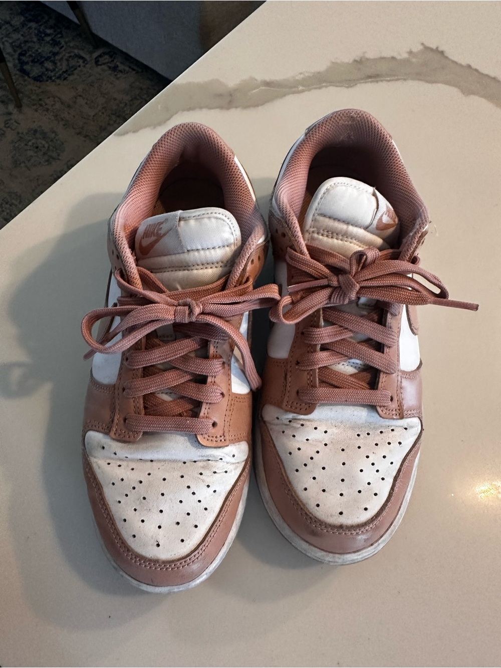 Nike Kids Low-Top Sneakers in Blush Pink and White